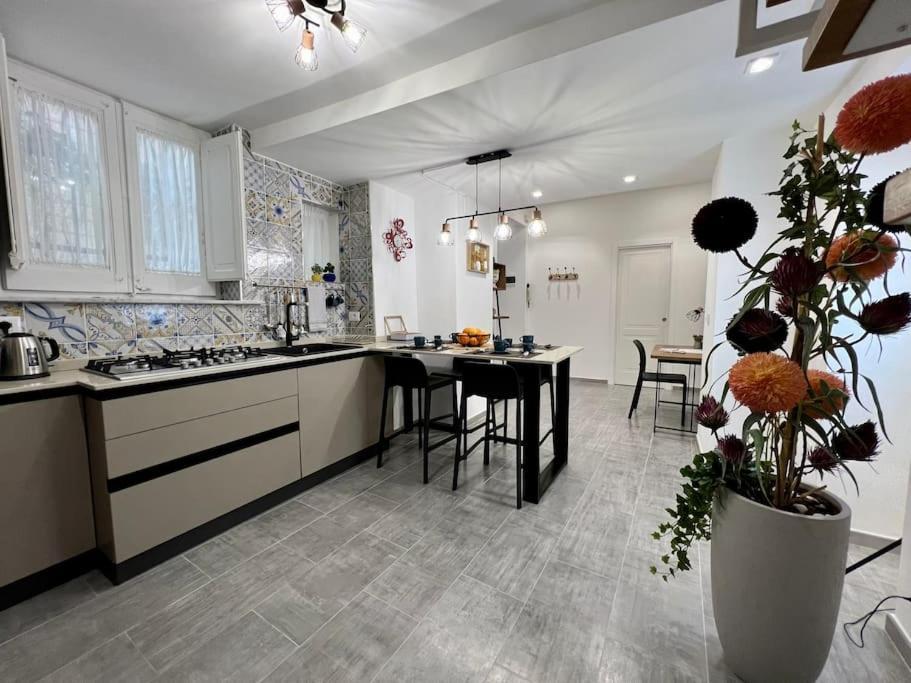 Cortile Marconi Apartment Palermo Eksteriør billede